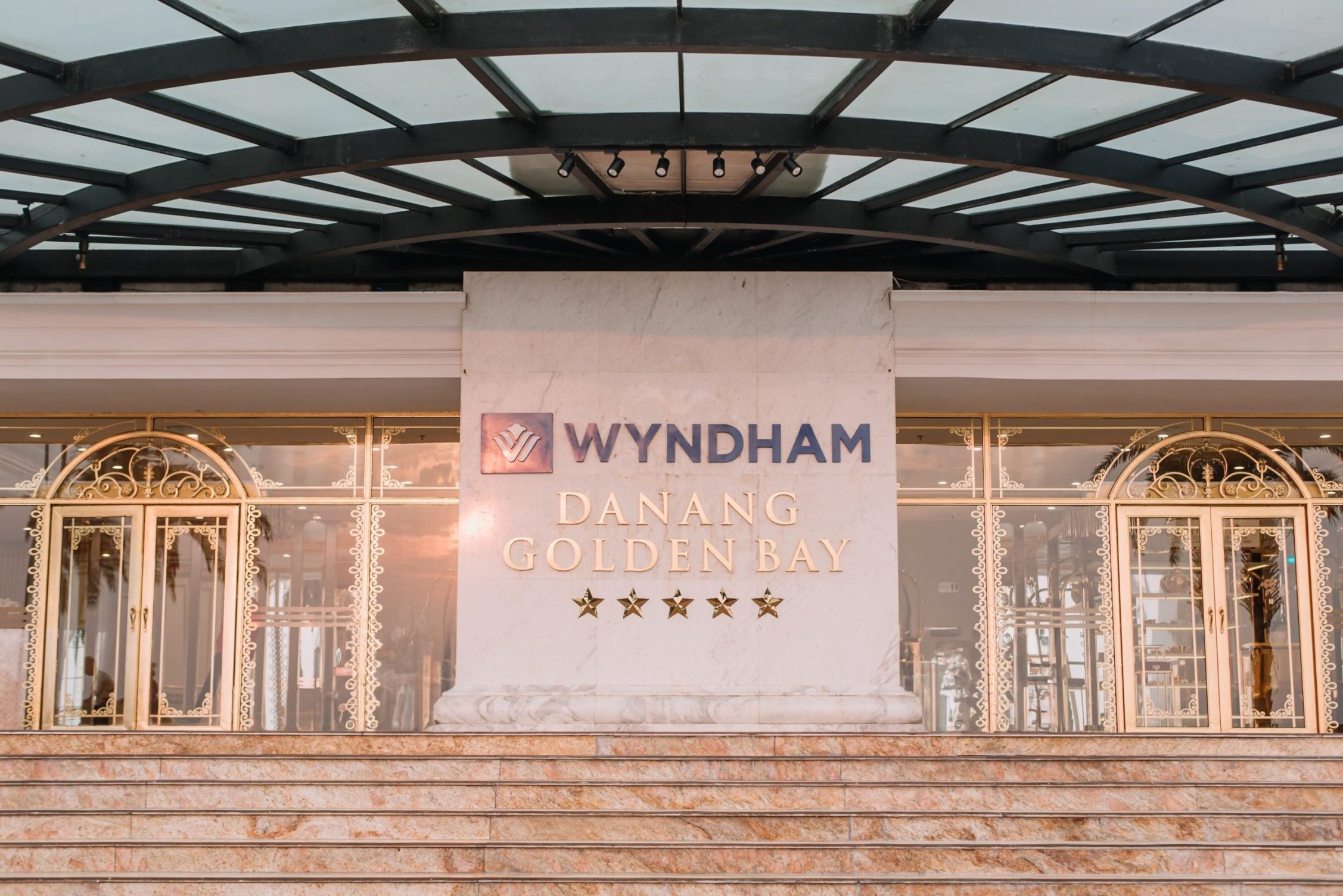 Khách sạn 5 sao Wyndham Danang Golden Bay nên chọn hạng phòng nào ĐẸP nhất – dịch vụ TỐT nhất